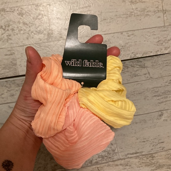 Wild Fable Target Jumbo Multicolor Color Block Hair Twister Scrunchie - Picture 3 of 3